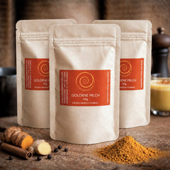 Goldene Milch kaufen, Kurkuma Latte, Tumeric Latte, eine leckere Mischung aus Kurkuma, Zimt, Galgant, Ingwer, Lucuma und schwarzem Pfeffer. 3 x 100g im Nachfüllpack von Zimt&amp;Pfeffer