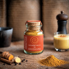 Goldene Milch kaufen, Kurkuma Latte, Tumeric Latte, eine leckere Mischung aus Kurkuma, Zimt, Galgant, Ingwer, Lucuma und schwarzen Pfeffer. 50 g im Glas