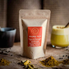 Goldene Milch kaufen, Kurkuma Latte, Tumeric Latte, eine leckere Mischung aus Kurkuma, Zimt, Galgant, Ingwer, Lucuma und schwarzem Pfeffer.  100g im Nachfüllpack von Zimt&amp;Pfeffer